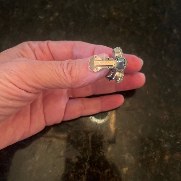 Vintage Weiss 1952 Rhinestone Flower Clip on Earrings - Picture 2 of 3